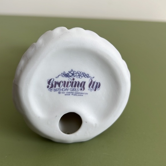 Enesco growing up porcelain doll aged 12 - Picture 5 of 5